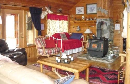 Cameron House | Log Cabin Cameron, South Madison River Area