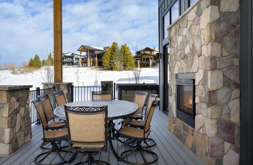 Granby House | Lone Eagle 765