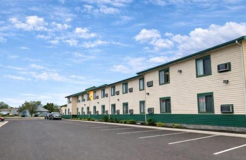 Sidney Hotel | Lone Tree Inn