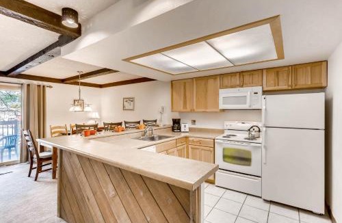 Historic District Apartment | Longbranch 215 by Ski Country Resorts