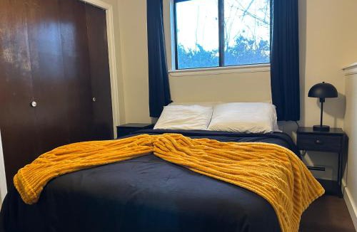 Kiteley Apartment | Longmont board games, beds, and boats - 2BR