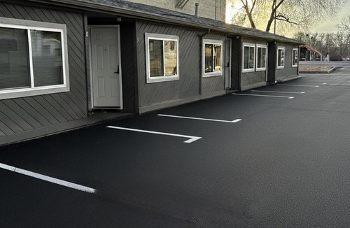 Longmont Hotel | Longmont Lodge & RV Park