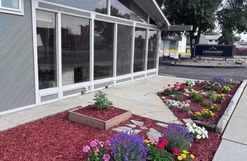 Longmont Hotel | Longmont Lodge & RV Park