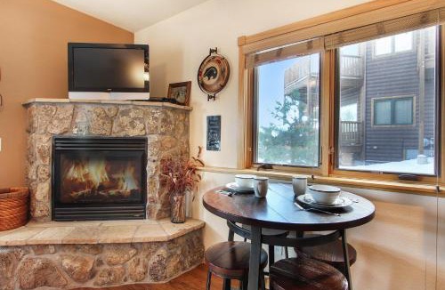 Estes Park Apartment | Lookout Mountain 27B
