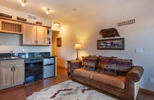 Estes Park Apartment | Lookout Mountain 27B