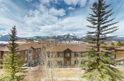 Dillon Apartment | Lookout Ridge 63