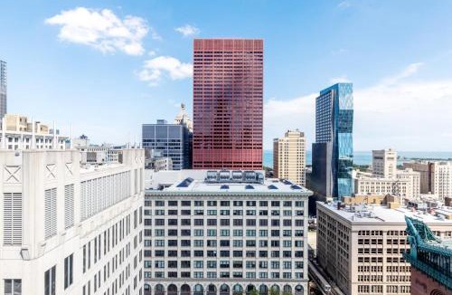 The Loop Apartment | Loop 2BR w Gym Doorman nr L Parks CHI-319