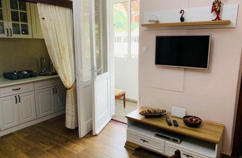 Kotor Apartment | Lorena