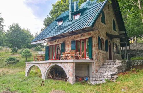 Cetinje House | Lovćen Escape, Rustric House
