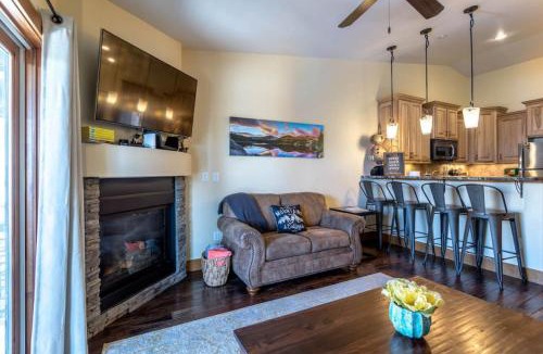 Grand Lake Apartment | Love Grand Lake Townhouse Pet Friendly With garage