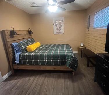 Bullhead City Apartment | Love Shack on the River