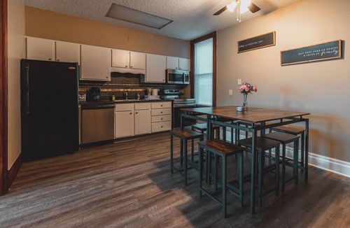Downtown Omaha Apartment | Lovely 3 bedroom Apartment in Midtown/Downtown Omaha