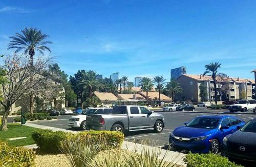 Las Vegas Apartment | Lovely condo! Walking distance to the Strip with pool and spa