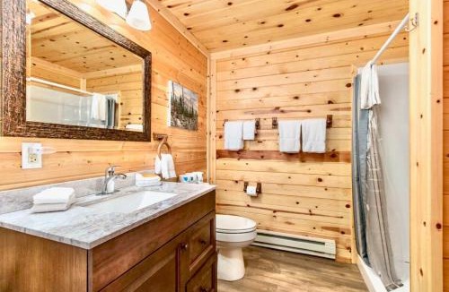Duck Creek Village House | Lovely Log Cabin With Fire Pit!
