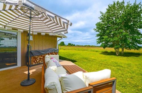 Roberts House | Lovely Roberts Home w/Patio & Mountain Views!