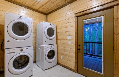 Broken Bow House | Low Rider Lodge - Backs to Pine Forest and ATV Trail Access from Driveway