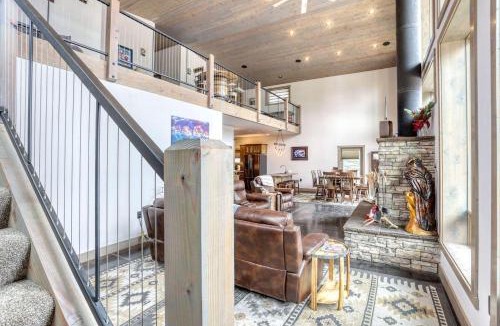 Lead House | Lucky Lazy E