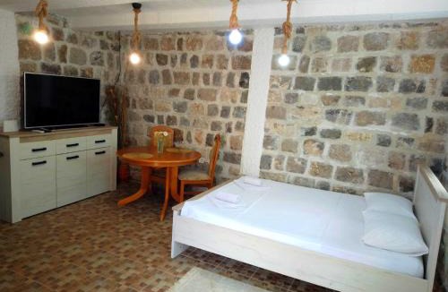 Kotor Apartment | Luiggi