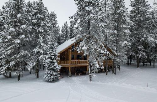 Island Park House | Lumberjack Lodge