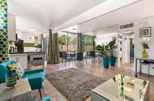 Twin Palms House | Luminous Ocotillo Bungalow