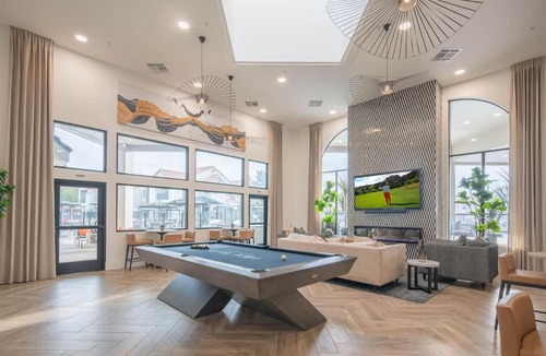 North Scottsdale Apartment | Lush Golf Pickleball Pool Hot Tub King Bed Parking
