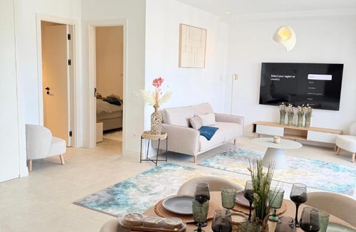 Radovici Apartment | Lustica Centrale