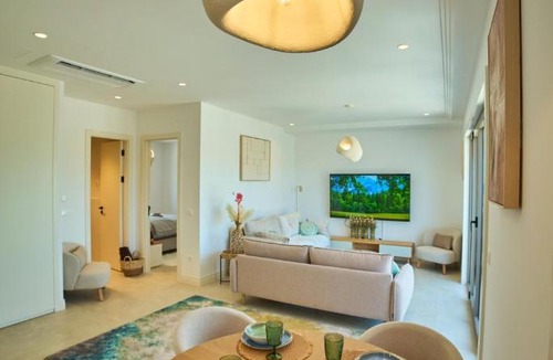 Radovici Apartment | Lustica Centrale