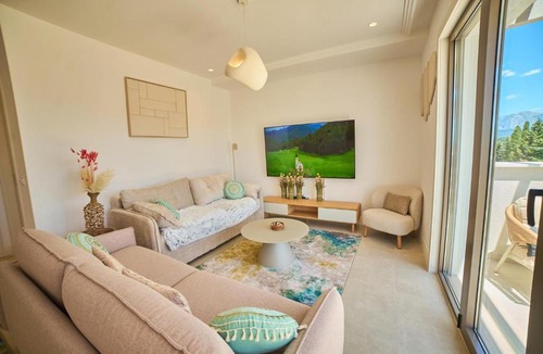Radovici Apartment | Lustica Centrale