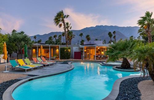 Racquet Club Estates House | Lux Lounge