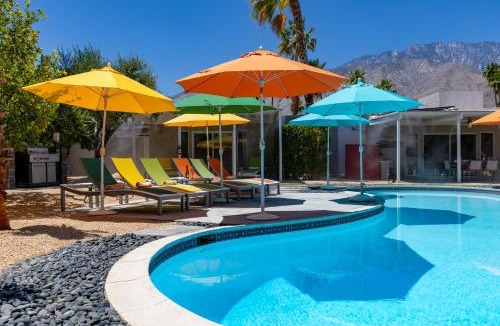 Racquet Club Estates House | Lux Lounge