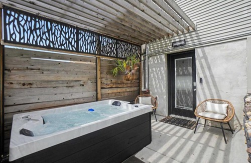 Aksarben - Elmwood Park Apartment | Lux Studio Oasis Hot Tub Cozy Heated Floors
