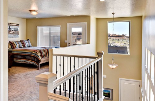 St. George Villa | Luxe 3BR on the 9th Hole - Steps to Pool & Hot Tub
