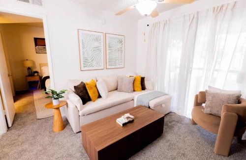 Gilbert Apartment | Luxe Apt Near Downtown with pool, gym and parking