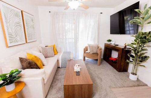 Gilbert Apartment | Luxe Apt Near Downtown with pool, gym and parking