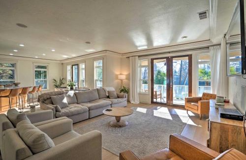 Grants Pass House | Luxe Getaway w/Riverfront Views in Grants Pass!