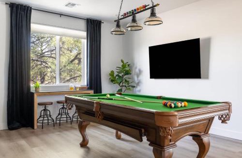 Flagstaff House | Luxe Mountain Escape Hot Tub & Pool Table
