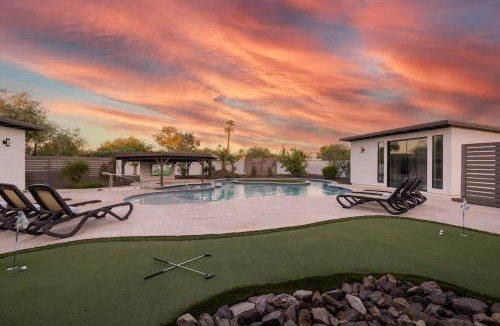 Paradise Valley Village House | Luxe Resort Retreat