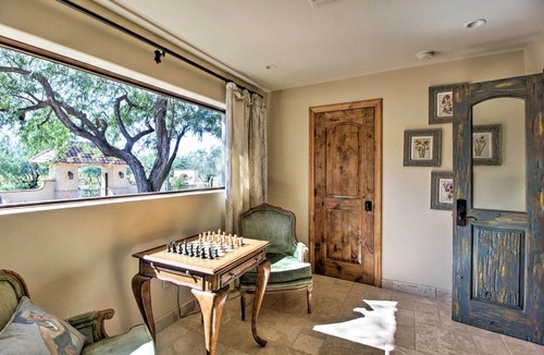 Tortolita House | Luxe Tucson Vineyard Home w/Views & Fire Pit