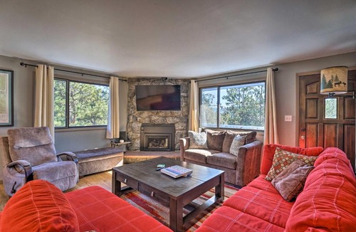 Estes Park House | Luxe Updated Home w/Grill + Hot Tub: 4 Mi to RMNP
