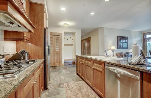 River Run Apartment | Luxurious 2 BR in River Run Village Featuring Ski in ski-out condo