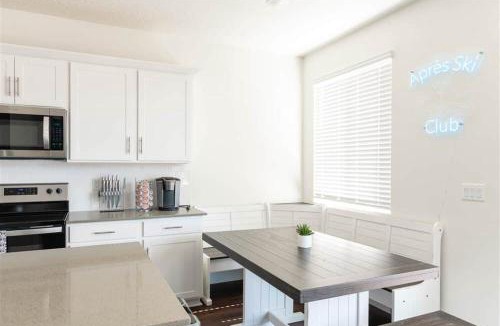 Park City House | Luxurious 7-BR Family Retreat w/Hot Tub + Games!