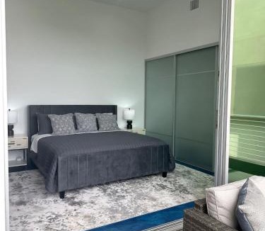 Point Loma Heights House | Luxurious Beach Master Suite