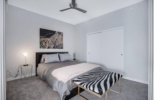 Tempe Apartment | Luxury 1 BR Highrise near ASU