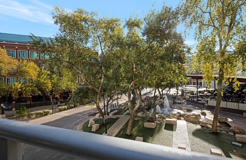 Tempe Apartment | Luxury 1 BR Highrise near ASU