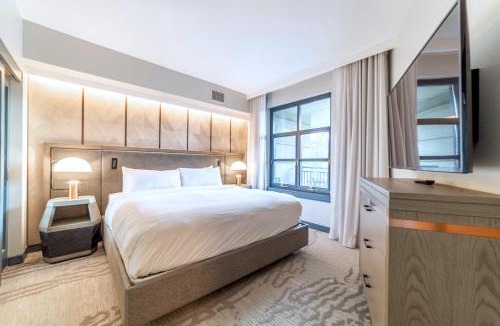 Mammoth Lakes Hotel | Luxury 2 Bedroom Penthouse with Stunning Views!