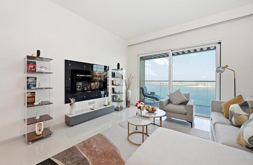 Dubai Marina Apartment | Luxury 2BR Emaar Beachfront with Private Beach & Infinity Pool, Palm Jumeirah & Atlantis Views