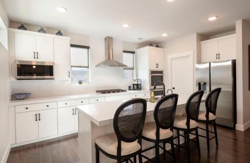 Park City Apartment | Luxury 3BR with Mountain Views at 1374 Gambel Oak Way