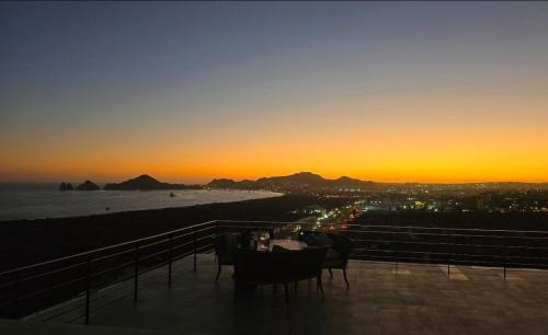 Cabo San Lucas Apartment | Luxury apartment overlooking the Arch