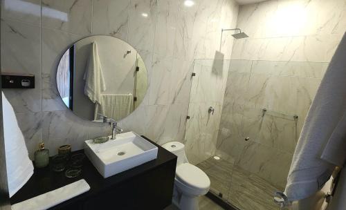 Cabo San Lucas Apartment | Luxury apartment overlooking the Arch