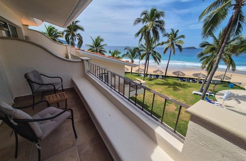 Ixtapa Apartment | Luxury Beachfront Condo at Iguana-Ixtapa
